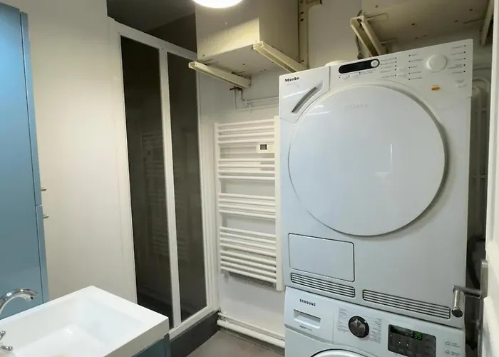 Duplex Floor 1km From Eiffel Tower דירה פריז