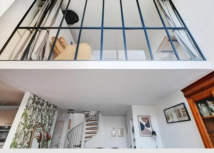 Duplex Floor 1km From Eiffel Tower Apartment